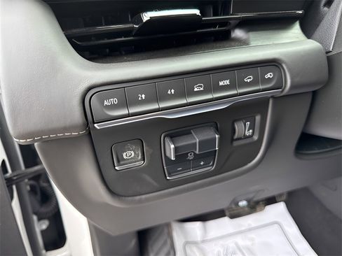 Used 2024 Cadillac Escalade Premium Luxury Platinum image 29