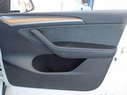 Used 2023 Tesla Model Y Long Range AWD/4WD image 42