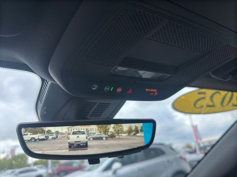 Used 2025 Chevrolet Equinox LT w/ Convenience Package II image 25