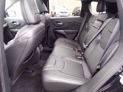 Certified 2019 Jeep Cherokee Limited image 11