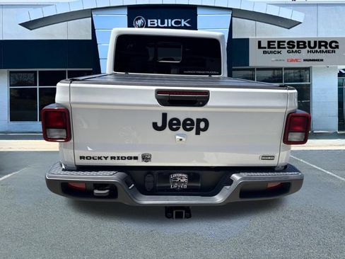 Used 2022 Jeep Gladiator Overland w/ Cold Weather Group AWD/4WD image 6