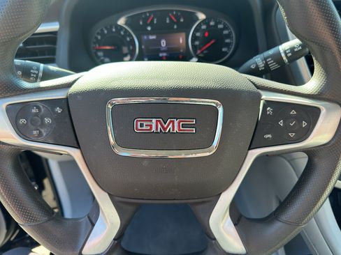 Used 2023 GMC Acadia SLE image 19