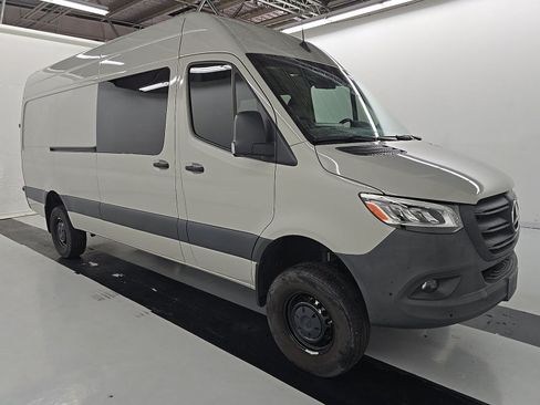 Used 2023 Mercedes-Benz Sprinter 2500 image 5