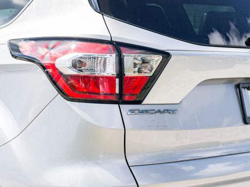 Used 2017 Ford Escape SE FWD image 15