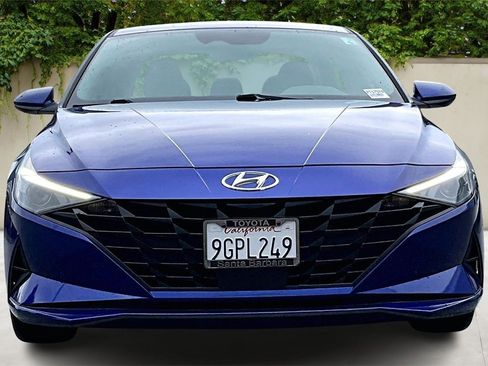 Used 2023 Hyundai Elantra SEL w/ Convenience Package image 2