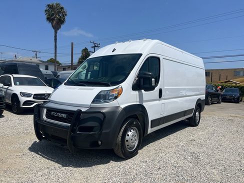 Used 2022 RAM ProMaster 2500 w/ Convenience Group FWD image 1