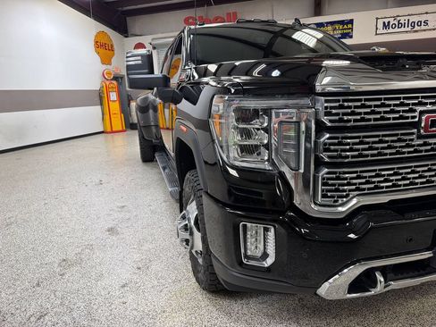 Used 2020 GMC Sierra 3500 Denali w/ Denali Ultimate Package AWD/4WD image 14