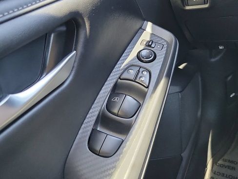 Used 2025 Nissan Sentra SV FWD image 13