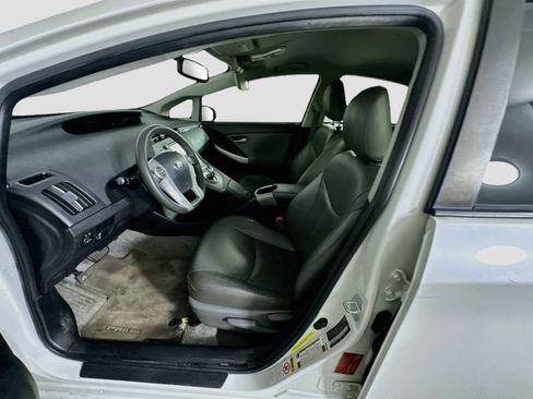 Used 2015 Toyota Prius Two FWD image 13