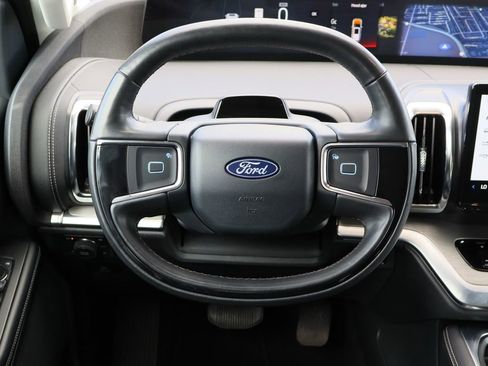 Used 2025 Ford Expedition Max Platinum AWD/4WD image 14