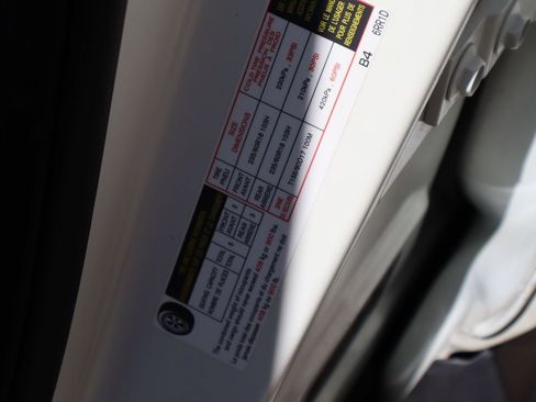 Used 2021 Nissan Rogue SV FWD image 29