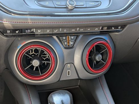 Used 2022 Chevrolet Blazer RS w/ Enhanced Convenience Package FWD image 26