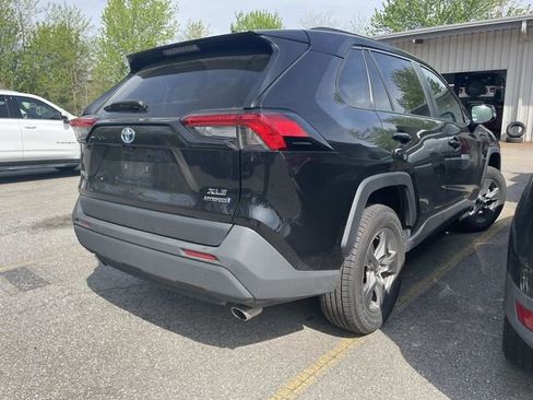 Used 2024 Toyota RAV4 XLE image 5