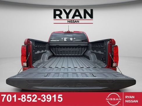 Used 2024 Chevrolet Colorado ZR2 w/ Technology Package AWD/4WD image 28