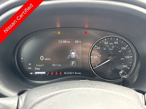 Used 2021 Nissan Kicks SV image 2