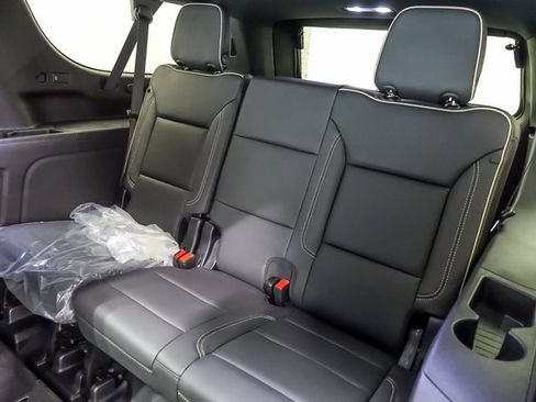 New 2026 Chevrolet Suburban Premier image 13