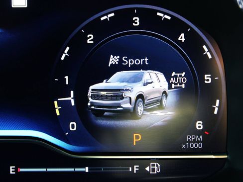 Used 2022 Chevrolet Tahoe Z71 w/ Z71 Off-Road Package AWD/4WD image 29