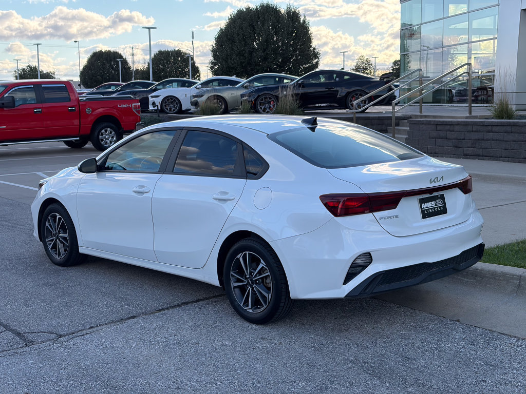 Used 2024 Kia Forte LXS w/ LXS Technology Package FWD image 4