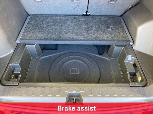 Used 2024 GMC Terrain SLT image 25