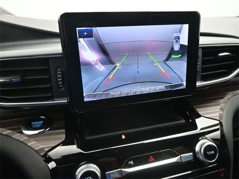 Used 2023 Ford Explorer Limited image 15