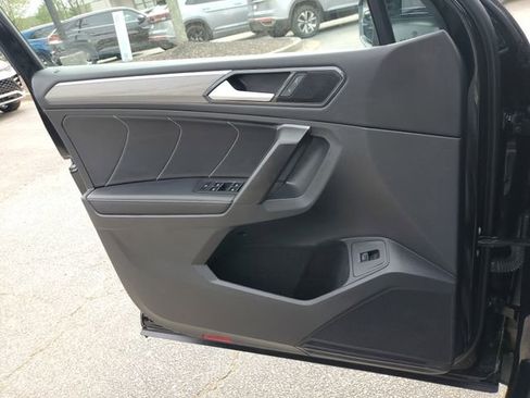 Used 2024 Volkswagen Tiguan SE R-Line image 29