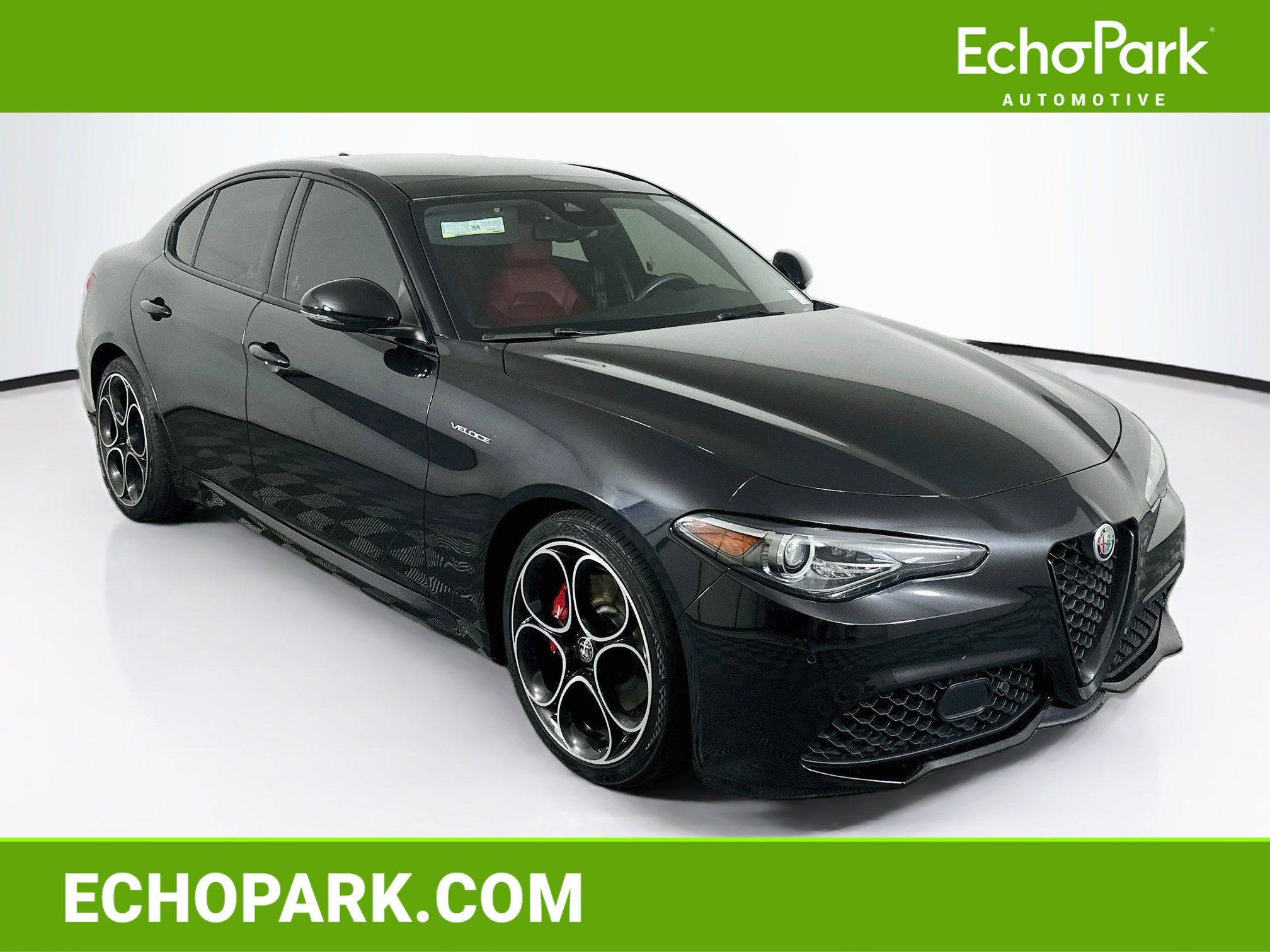 Used 2023 Alfa Romeo Giulia Veloce RWD image 1