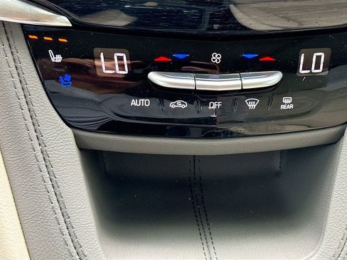 Used 2024 Cadillac XT6 Premium Luxury FWD image 35