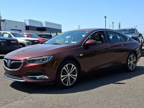 Certified 2018 Buick Regal Essence w/ Driver Confidence Package #1 AWD/4WD image 3