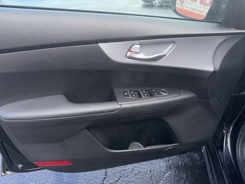Used 2024 Kia Forte LXS image 9