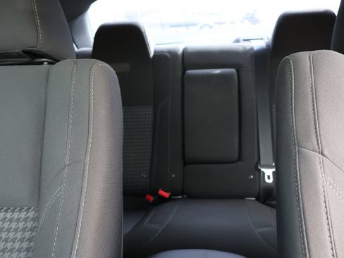 Used 2016 Dodge Challenger SXT RWD image 36