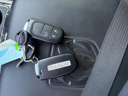 Used 2013 RAM 1500 Laramie w/ Convenience Group image 25