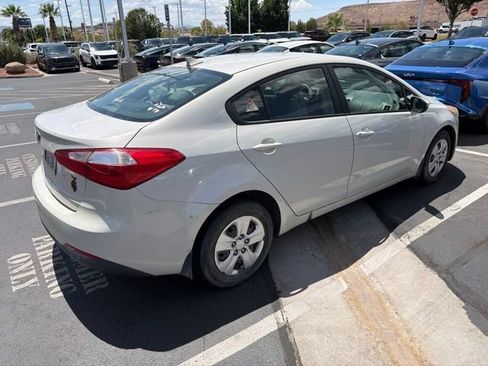 Used 2014 Kia Forte LX FWD image 4