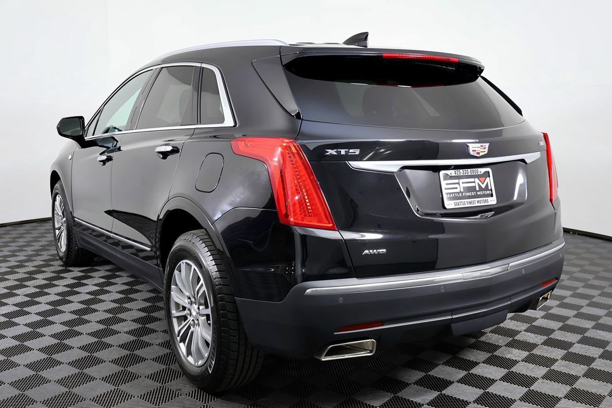 Used 2017 Cadillac XT5 Luxury w/ Driver Awareness Package AWD/4WD image 11