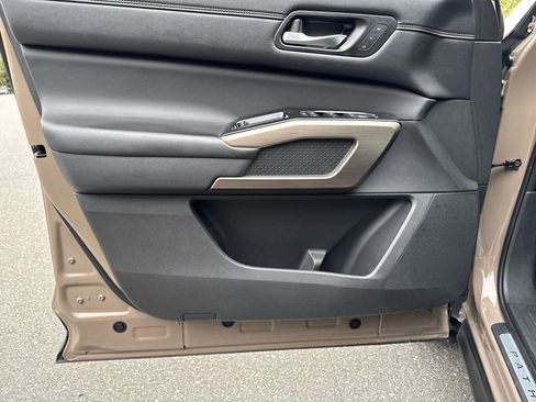 Used 2023 Nissan Pathfinder Platinum image 10