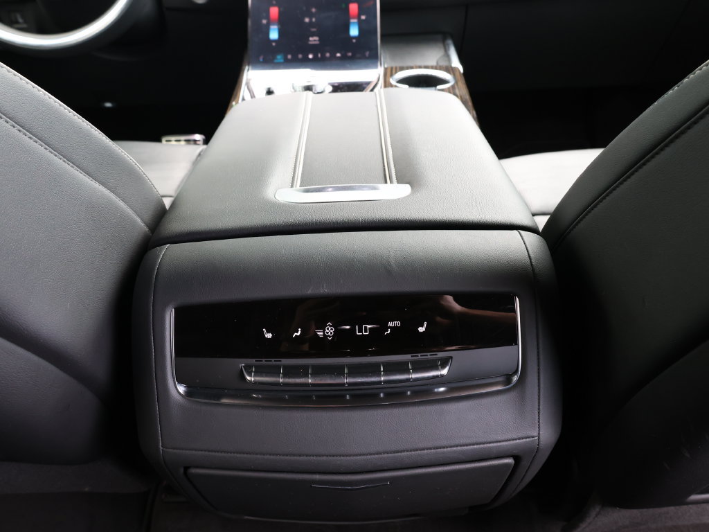 Used 2025 Cadillac Escalade ESV Premium Luxury w/ LPO, Floor Liner Package AWD/4WD image 31
