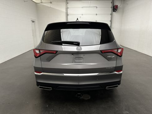 Used 2022 Acura MDX SH-AWD w/ Technology Package image 8