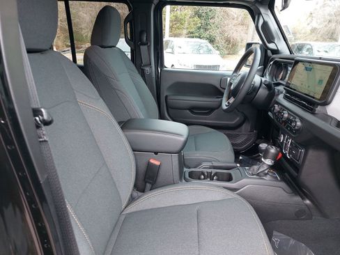 Used 2024 Jeep Wrangler Sport S image 10