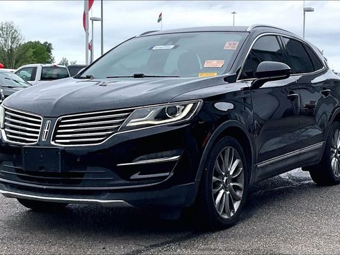 Used 2017 Lincoln MKC Reserve FWD image 2