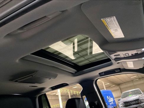 Used 2016 Cadillac Escalade Premium AWD/4WD image 21