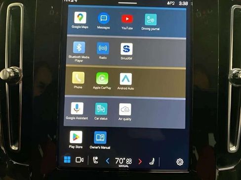 Used 2025 Volvo XC40 B5 Plus image 36