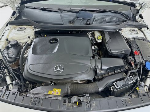 Used 2020 Mercedes-Benz GLA 250 4MATIC image 32