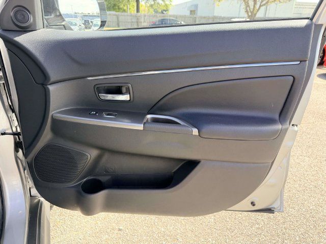 Used 2026 Mitsubishi Outlander Sport SE AWD/4WD image 8