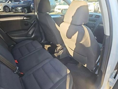 Used 2011 Volkswagen Golf 4-Door image 12