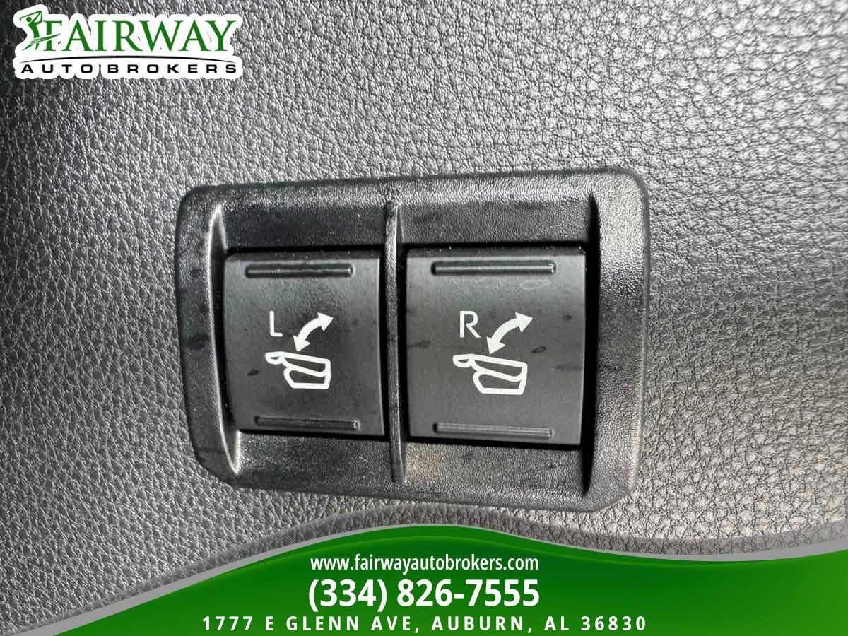 Used 2025 Toyota Sequoia Platinum AWD/4WD image 30