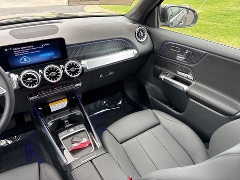 New 2025 Mercedes-Benz GLB 250 image 28
