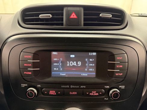 Used 2016 Kia Soul + FWD image 25