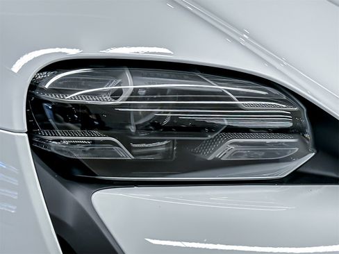 Certified 2023 Porsche Taycan Turbo image 43