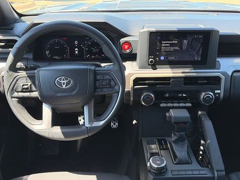 Used 2025 Toyota Tacoma TRD Sport image 13