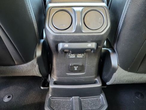 Used 2022 Jeep Wrangler Unlimited Sahara w/ Cold Weather Group AWD/4WD image 22