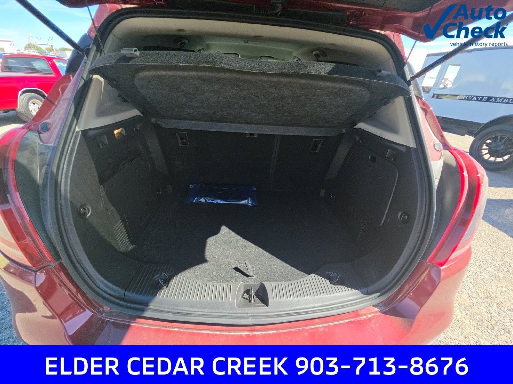 Used 2022 Buick Encore Preferred w/ Safety Package FWD image 9